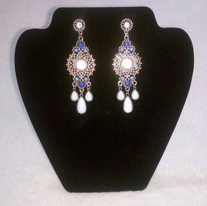 Adorable Blue & gold earrings